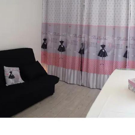 Chambre Ol Stadium Decines-Charpieu Ngoại thất bức ảnh