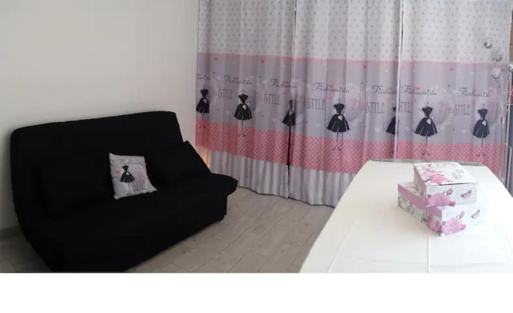 Chambre Ol Stadium Decines-Charpieu Ngoại thất bức ảnh